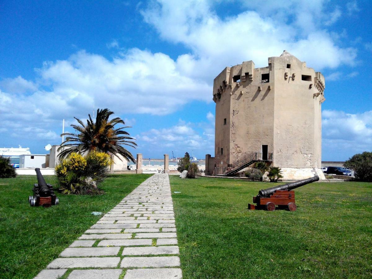 Casa Vacanze Lungomare Porto Torres Esterno foto