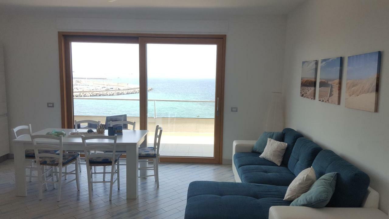 Casa Vacanze Lungomare Porto Torres Esterno foto